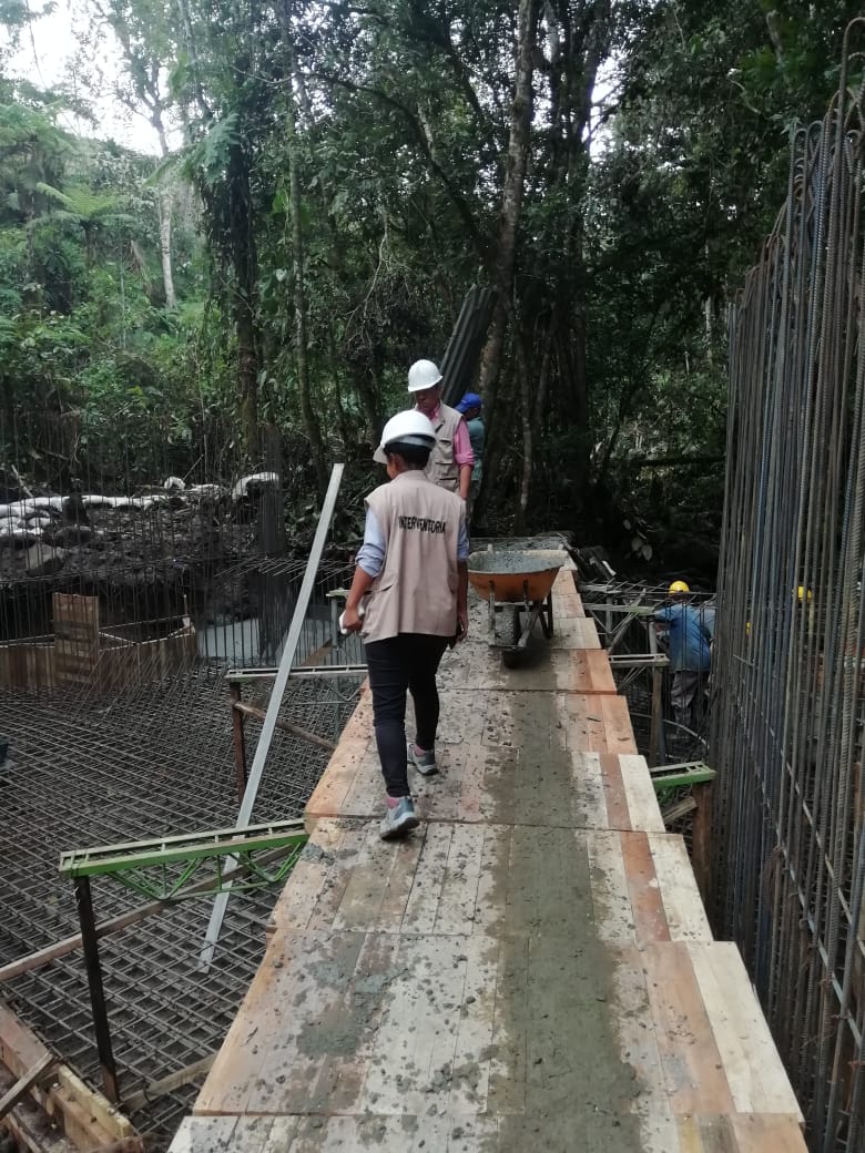 A toda marcha acueducto de Elias